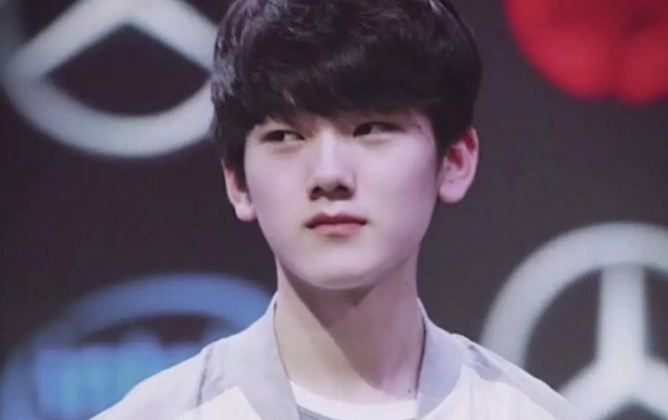 小虎耳鸣跟队友太吵有关，AJ直播称小虎没有耳鸣？