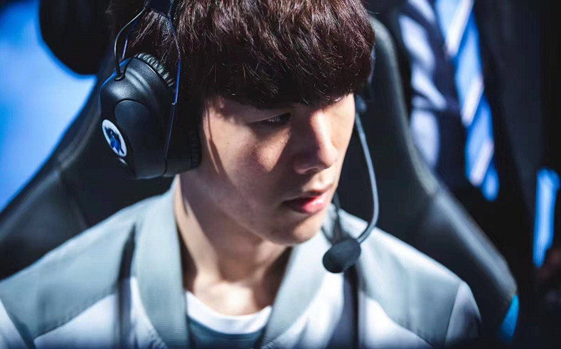 21点高阶：深度拆解“算牌”与“风险。（黑杰克进阶：深入剖析计牌策略与风险评估）