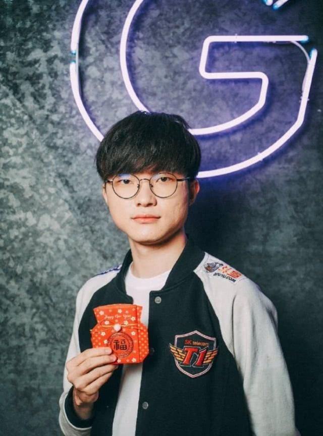 翻牌圈（Flop）中了顶对：你应该领先下注还是过牌掩护？（翻牌圈击中顶对：应当率先下注还是选择过牌隐藏？）